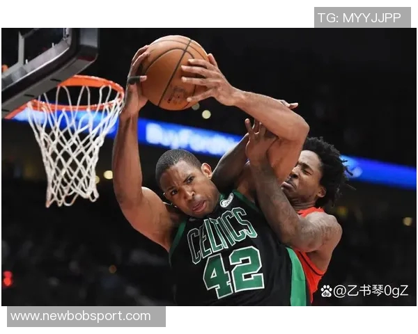 塞克斯顿半场表现出色8投4中斩获12分并罚球5罚4中展现强大攻击力